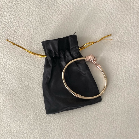 Gold Cheetah Bracelet comes with Black Silk Bag - Picture 6 of 8